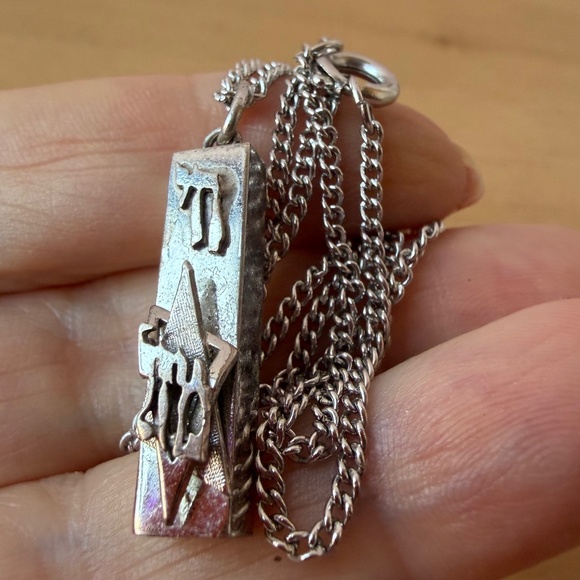 Jewelry - Vintage MAZAL MEZUZAH Jewish Star of  David Pendant necklace silver tone metal